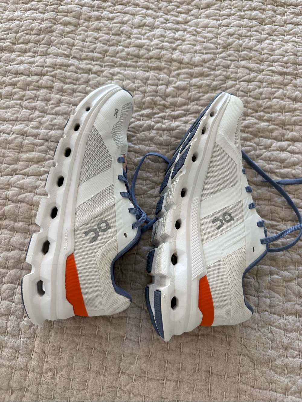 On Cloud Cloudrunner 2 size 9.5 - Picture 4 of 5